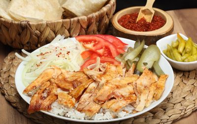 Pilav Üstü Tavuk Döner