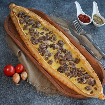 Kavurmalı Pide