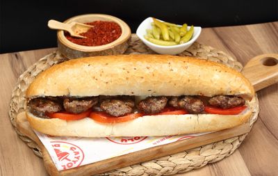 Ekmek Arası Izgara Köfte