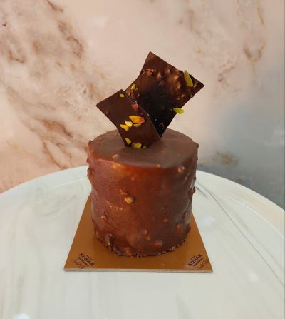 Krokanlı Çikolatalı Pasta (Adet)