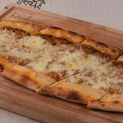 Kıymalı Kaşarlı Pide