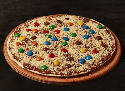 Nutella & M&M's Pizza