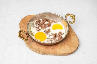 Sahanda Kavurmalı Yumurta