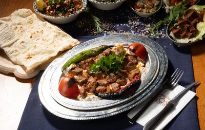 Alinazik Kebap (kuzu şişten )