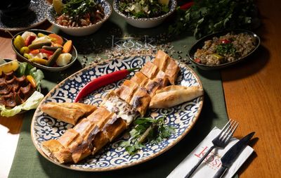 Kavurmalı Kaşarlı Pide