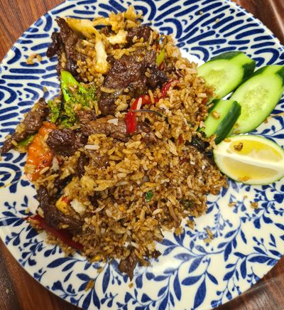 Fesleğenli Kızarmış Pilav (Et) & Krapow Fried Rice (Beef)