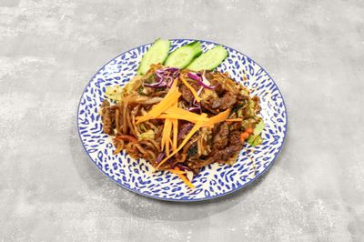 Kızarmış Acılı Erişte (Et) & Drunken Noodles (Beef)