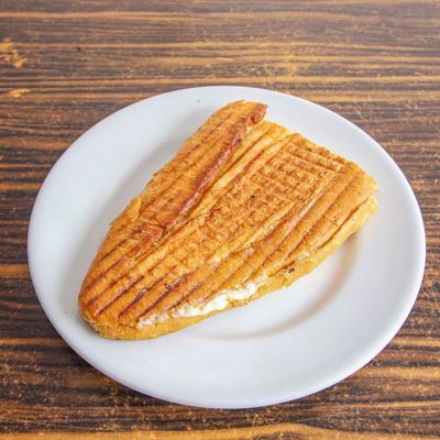 3/4 Ekmek Arası Pastırmalı Tost
