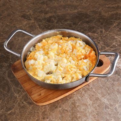 Sahanda Kaşarlı Yumurta