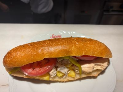 Tavuklu Sandviç (90 gr.)