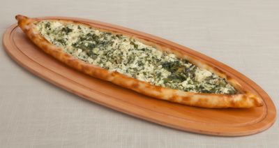 Ispanaklı Beyaz Peynirli Pide