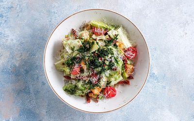 Sezar Sade Salatası