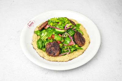 Köfte & Humus Salatası