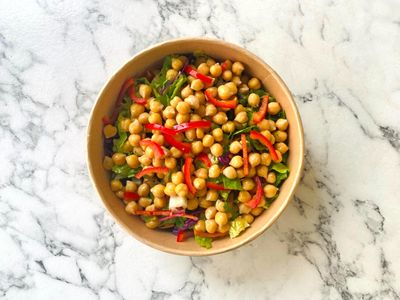 Kabaklı Nohut Salatası