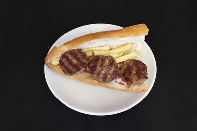 Yarım Ekmek Arası Köfte