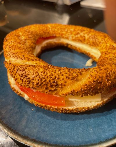 Beyaz Peynirli Simit Sandviç
