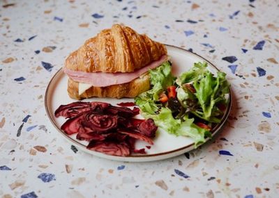 Hindi Fümeli Kruasan