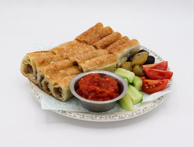 Kıymalı Göçmen Börek