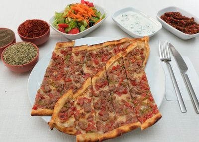 Kuşbaşılı Pide