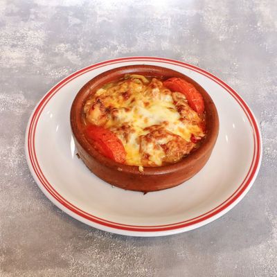 Kiremitte Tavuklu Kaşarlı Mantar
