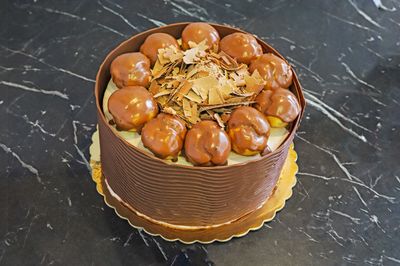 Profiterollü Pasta (8 Kişilik)