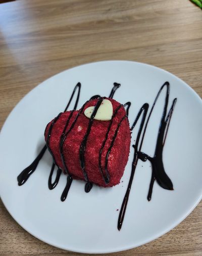 Frambuazlı Kalpli Pasta