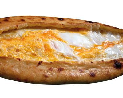 Kaşarlı Yumurtalı Pide