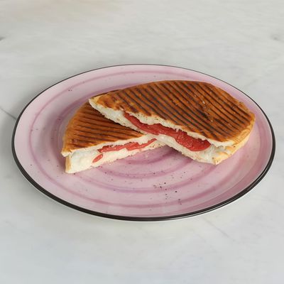 Yarım Ekmek Arası Sucuklu Tost