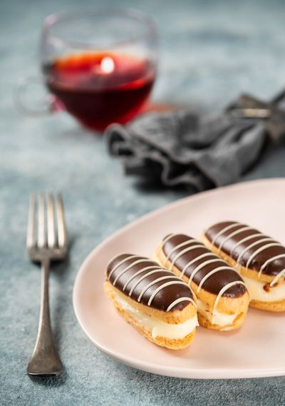 Beyaz Çikolatalı Ekler (8 Adet)