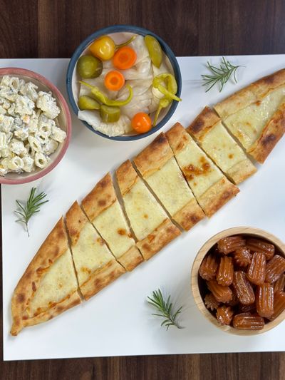 Kaşarlı Pide Menü