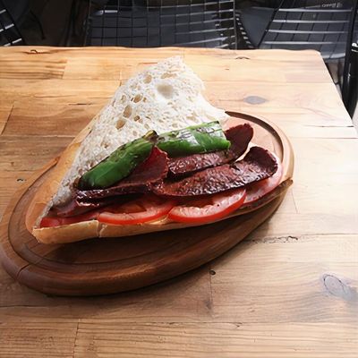 3/4 Ekmek Arası Izgara Sucuk