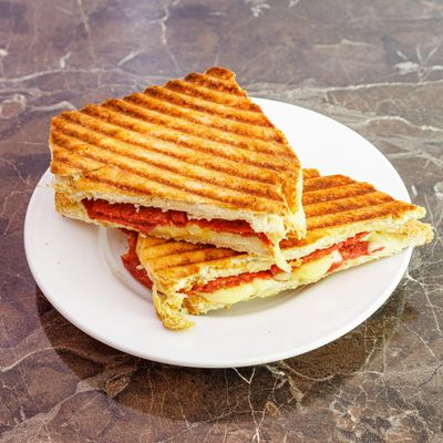 Pastırmalı Kaşarlı Tost
