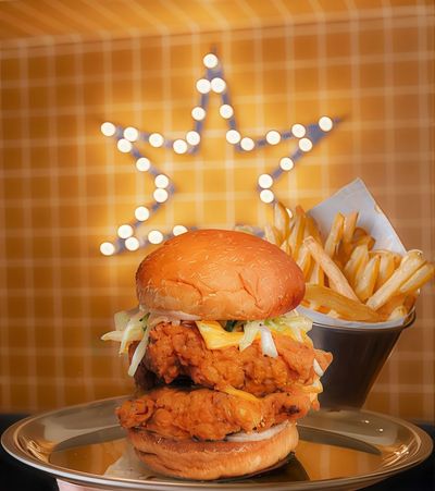 Double Coni Çıtır Cheddar Burger & Patates Kızartması