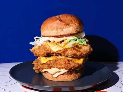 Double Coni Çıtır Cheddar Burger