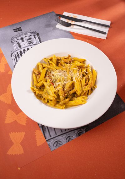 Köri Baharatlı Tavuklu Penne