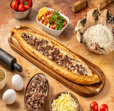 Kavurmalı Kaşarlı Pide