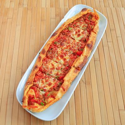 Kıymalı Kaşarlı Pide