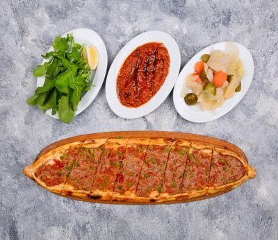 Kıymalı Pide