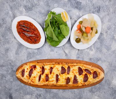 Sucuk & Kaşarlı Pide