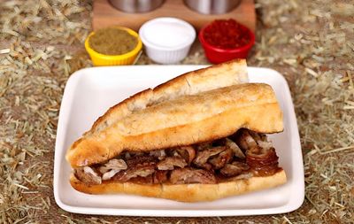 Yarım Ekmek Arası Izgara İzmir Usulü Kıtır Kokoreç