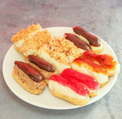 Profiterol (1 kg.) & Karışık Ekler (1 kg.)