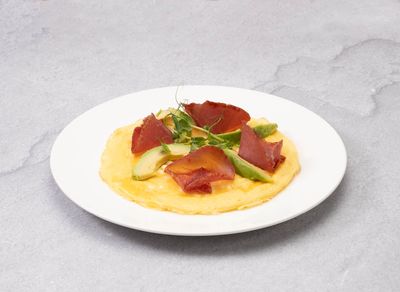 Kuru Et & Avokadolu Omlet