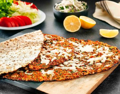 Kaşarlı Lahmacun