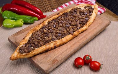Kavurmalı Pide