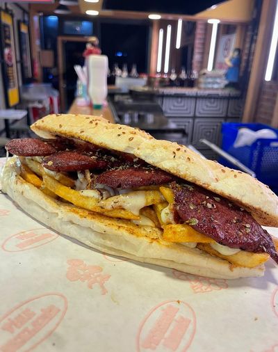 Sucuklu Kaşarlı Patso Sandviç