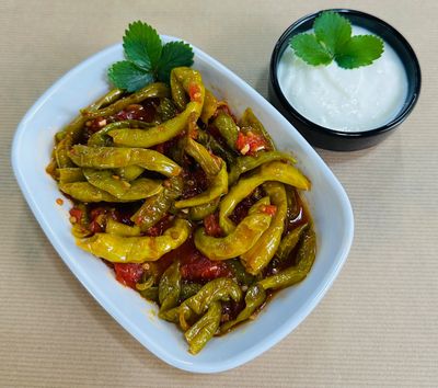 Domates Soslu Kızarmış Tatlı Biber Kızartması