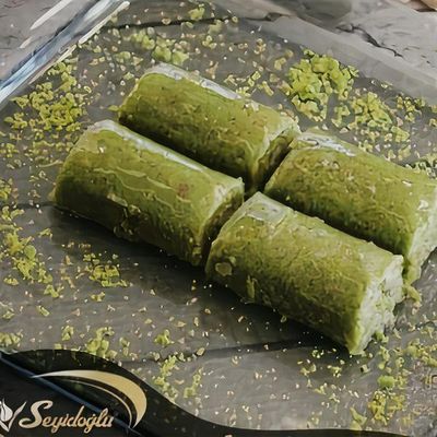 Fıstıklı Dürüm Baklava (Dilim)