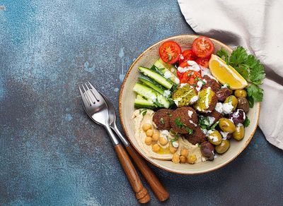 Falafella Salata (Vegan)