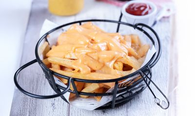 Cheddar Soslu Patates Kızartması