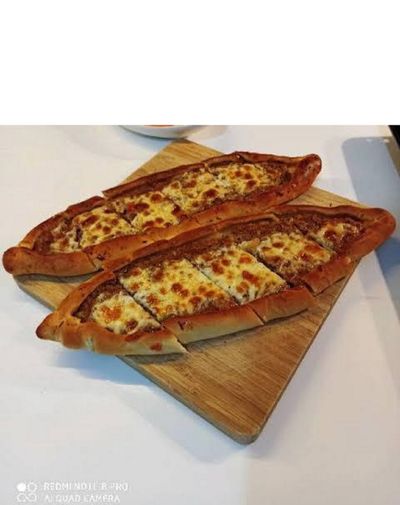 Kıymalı Kaşarlı Pide